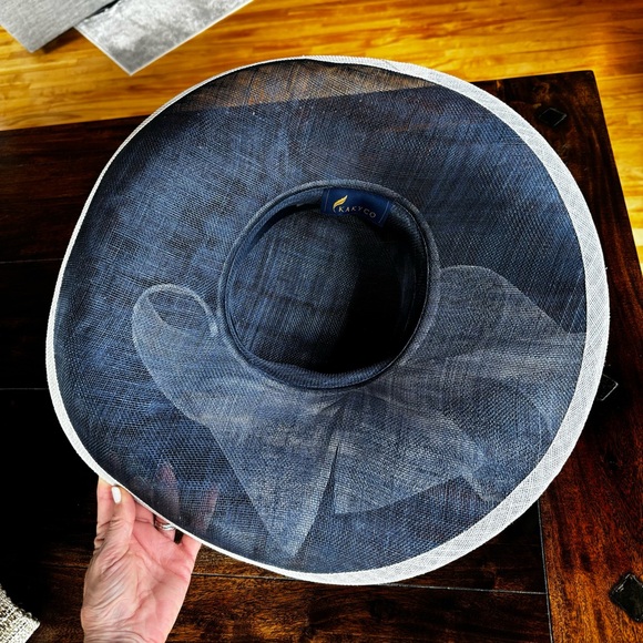 Gorgeous Kentucky Derby/Special Occasion Hat - Picture 4 of 7